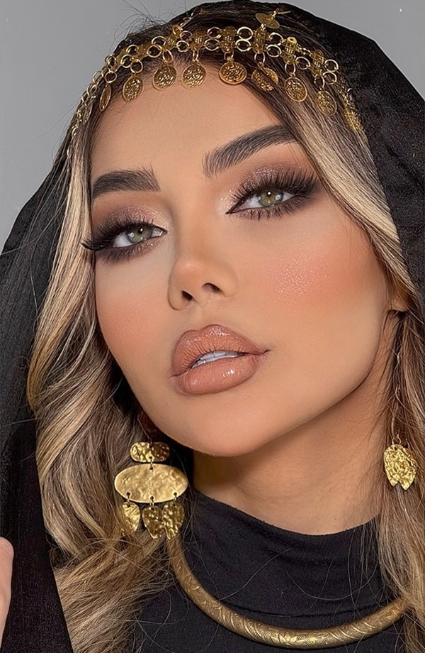 میکاپ عروس با ماندگاری ۱۲ ساعته چگونه انجام می‌شود؟